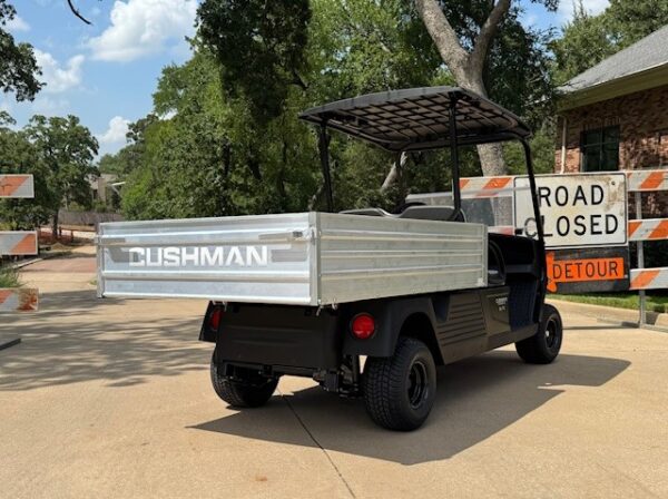 2024 Cushman Hauler xl Elite Electric Golf Cart - Image 2